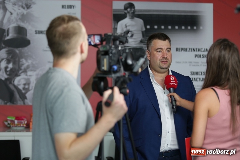 Zdjęcie w galerii na portalu naszraciborz.pl: Blachotrapez przedłużył kontrakt z Reprezentacją Polski  wiadomości z regionu