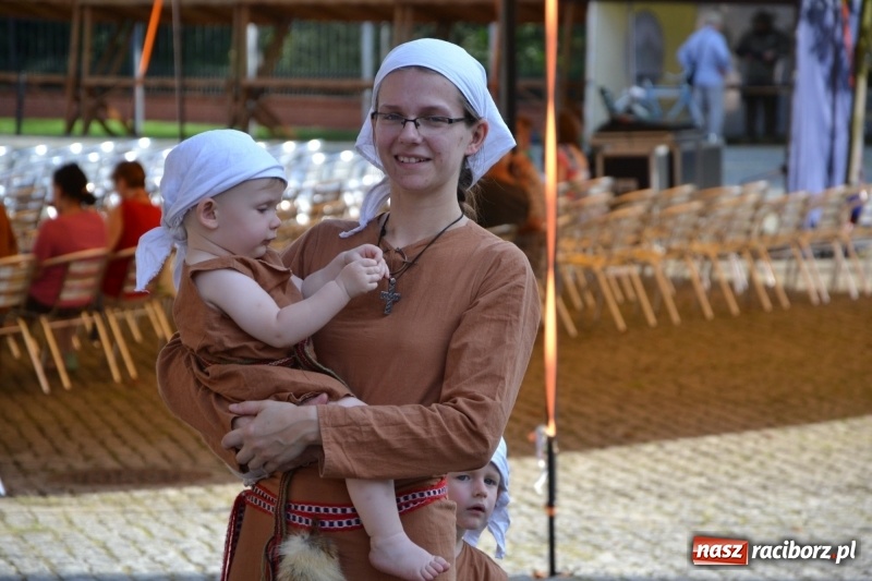 Zdjęcie w galerii na portalu naszraciborz.pl: Wieczór muzyki klasycznej na Festiwalu Kultury Chrześcijańskiej na Zamku Piastowskim  wiadomości z regionu