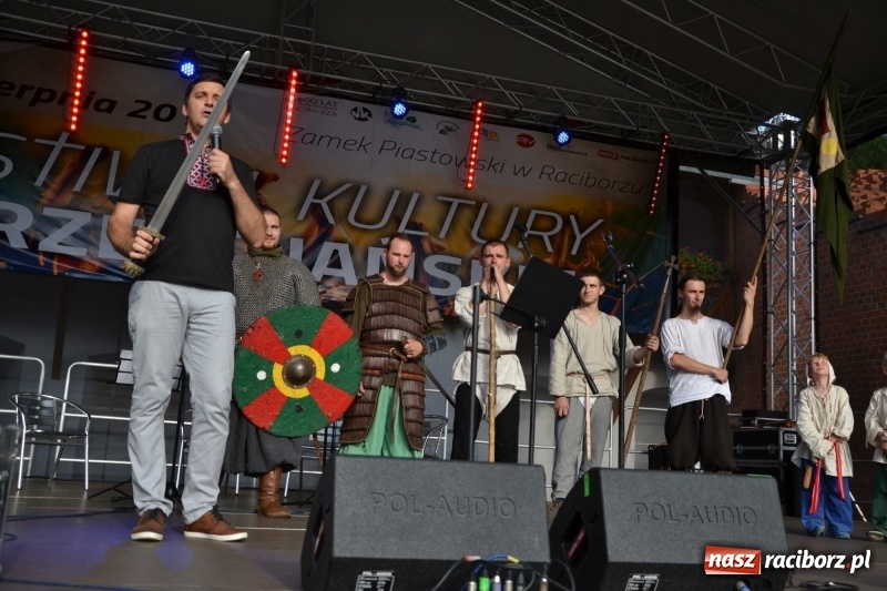 Zdjęcie w galerii na portalu naszraciborz.pl: Wieczór muzyki klasycznej na Festiwalu Kultury Chrześcijańskiej na Zamku Piastowskim  wiadomości z regionu