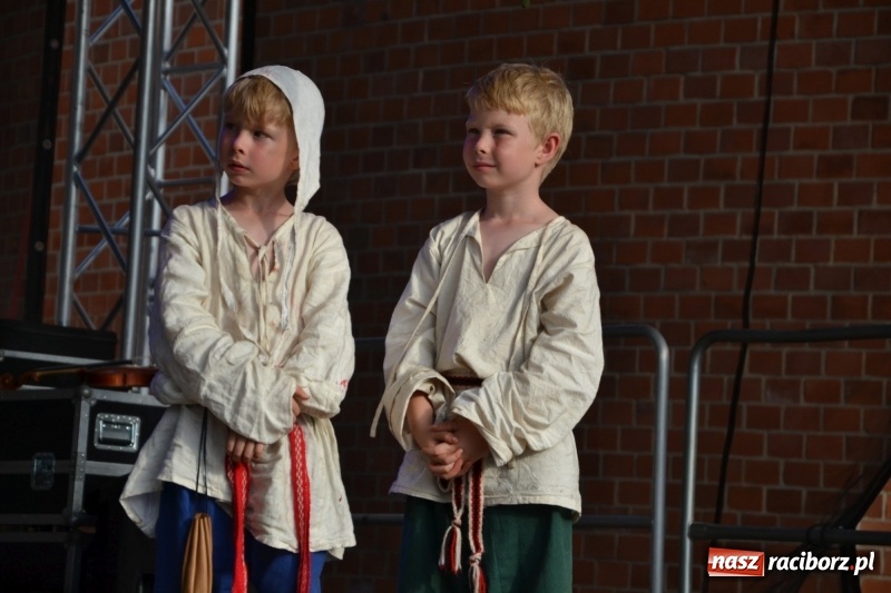 Zdjęcie w galerii na portalu naszraciborz.pl: Wieczór muzyki klasycznej na Festiwalu Kultury Chrześcijańskiej na Zamku Piastowskim  wiadomości z regionu