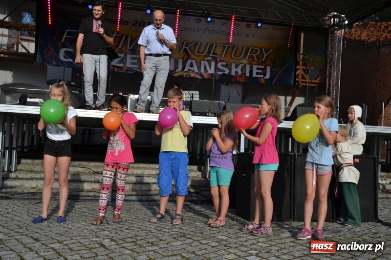 Zdjęcie w galerii na portalu naszraciborz.pl: Wieczór muzyki klasycznej na Festiwalu Kultury Chrześcijańskiej na Zamku Piastowskim  wiadomości z regionu