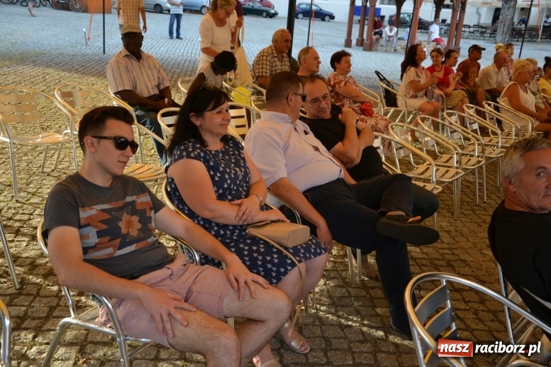 Zdjęcie w galerii na portalu naszraciborz.pl: Wieczór muzyki klasycznej na Festiwalu Kultury Chrześcijańskiej na Zamku Piastowskim  wiadomości z regionu