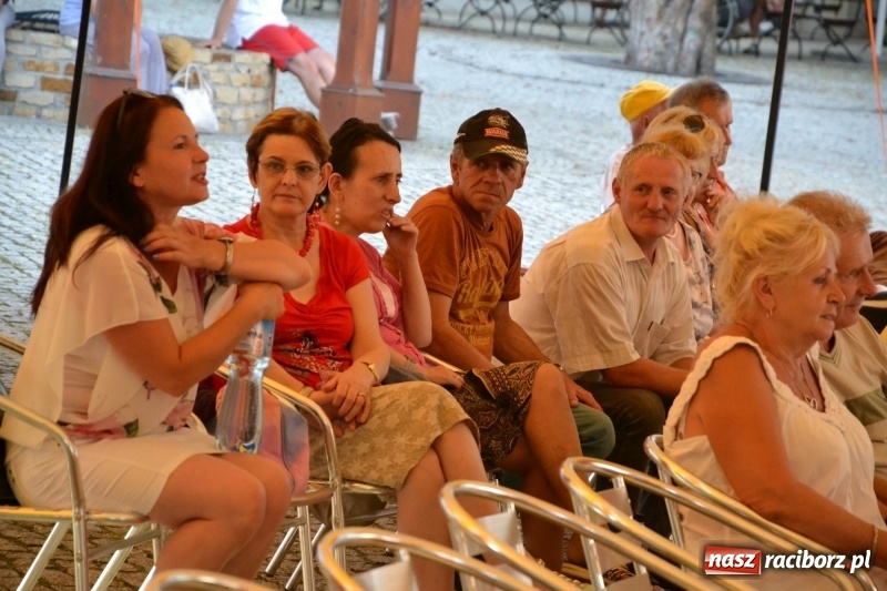 Zdjęcie w galerii na portalu naszraciborz.pl: Wieczór muzyki klasycznej na Festiwalu Kultury Chrześcijańskiej na Zamku Piastowskim  wiadomości z regionu