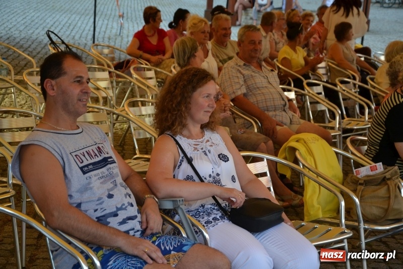 Zdjęcie w galerii na portalu naszraciborz.pl: Wieczór muzyki klasycznej na Festiwalu Kultury Chrześcijańskiej na Zamku Piastowskim  wiadomości z regionu