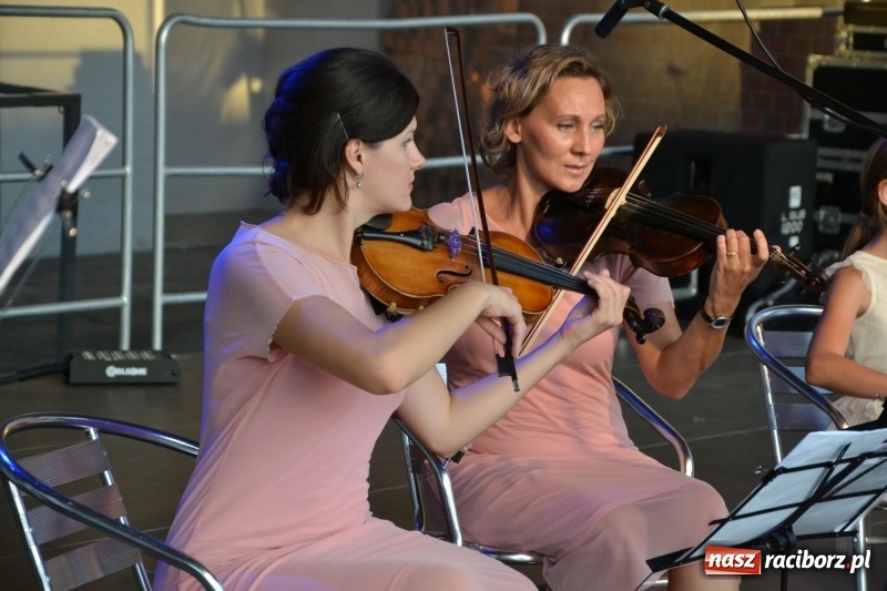 Zdjęcie w galerii na portalu naszraciborz.pl: Wieczór muzyki klasycznej na Festiwalu Kultury Chrześcijańskiej na Zamku Piastowskim  wiadomości z regionu