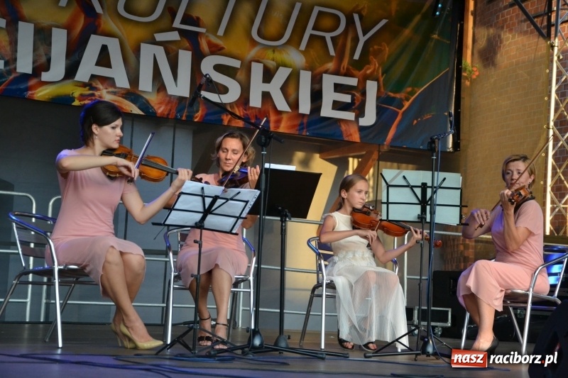 Zdjęcie w galerii na portalu naszraciborz.pl: Wieczór muzyki klasycznej na Festiwalu Kultury Chrześcijańskiej na Zamku Piastowskim  wiadomości z regionu