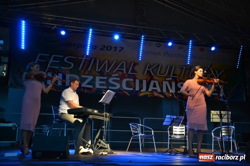 Zdjęcie w galerii na portalu naszraciborz.pl: Wieczór muzyki klasycznej na Festiwalu Kultury Chrześcijańskiej na Zamku Piastowskim  wiadomości z regionu