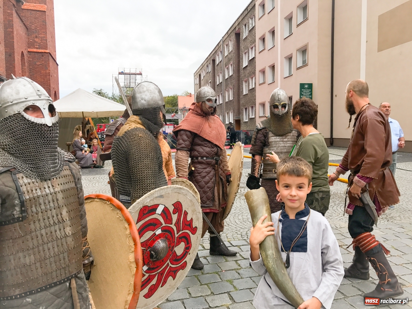 Zdjęcie w galerii na portalu naszraciborz.pl: Królestwo gotyku i słodkich smaków, czyli Racibórz na żywo w TVP Katowice  wiadomości z regionu