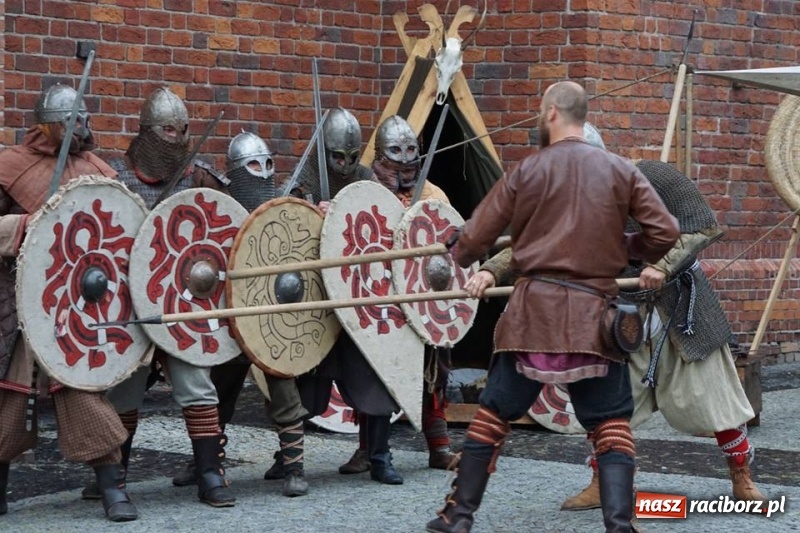 Zdjęcie w galerii na portalu naszraciborz.pl: Królestwo gotyku i słodkich smaków, czyli Racibórz na żywo w TVP Katowice  wiadomości z regionu