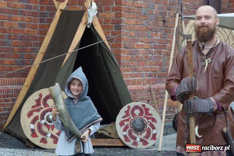 Zdjęcie w galerii na portalu naszraciborz.pl: Królestwo gotyku i słodkich smaków, czyli Racibórz na żywo w TVP Katowice  wiadomości z regionu
