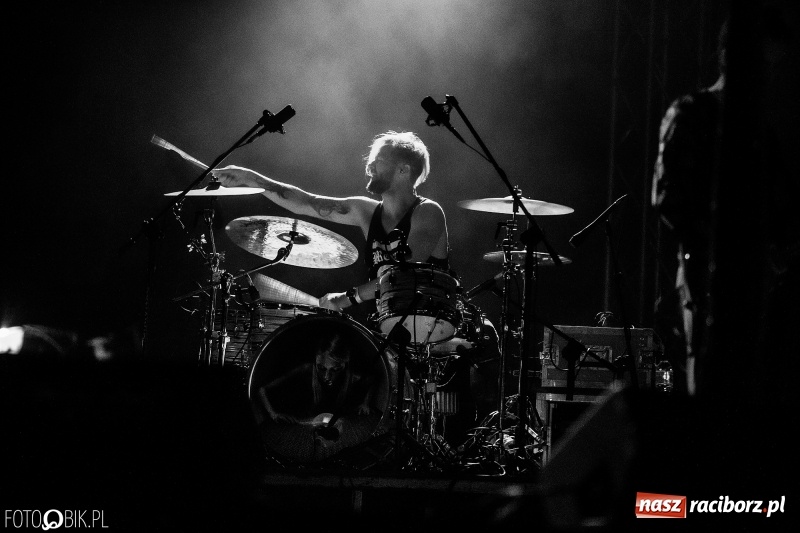 Zdjęcie w galerii na portalu naszraciborz.pl: Energetyczny koncert Michała Szpaka na finał pierwszego dnia XXV Memoriału wiadomości z regionu