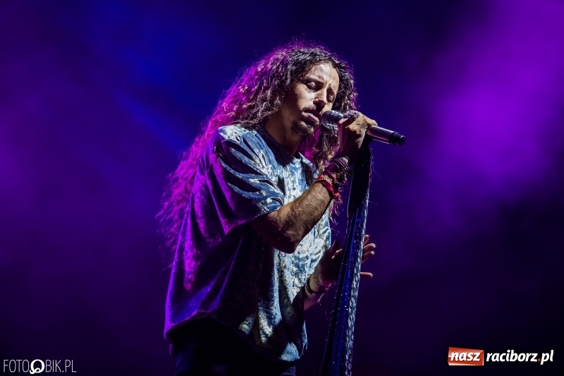 Zdjęcie w galerii na portalu naszraciborz.pl: Energetyczny koncert Michała Szpaka na finał pierwszego dnia XXV Memoriału wiadomości z regionu