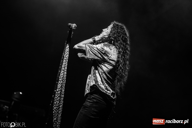 Zdjęcie w galerii na portalu naszraciborz.pl: Energetyczny koncert Michała Szpaka na finał pierwszego dnia XXV Memoriału wiadomości z regionu