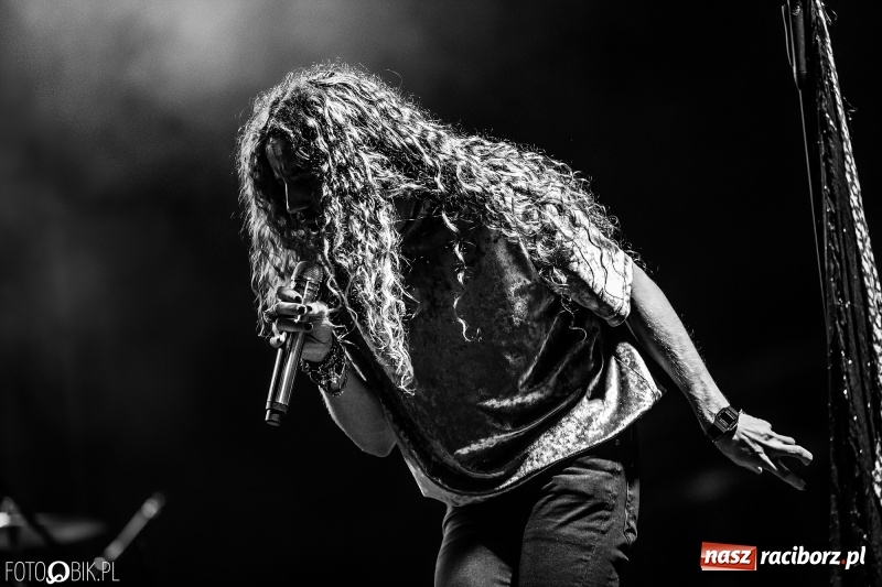Zdjęcie w galerii na portalu naszraciborz.pl: Energetyczny koncert Michała Szpaka na finał pierwszego dnia XXV Memoriału wiadomości z regionu