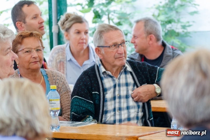 Zdjęcie w galerii na portalu naszraciborz.pl: Morawska Klecha, czyli Letnia Biesiada Humoru w Pietraszynie  wiadomości z regionu
