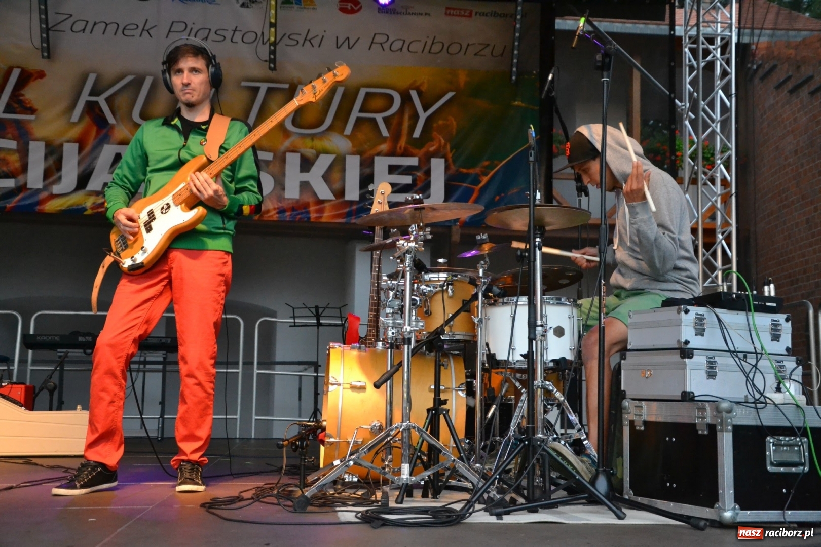 Zdjęcie w galerii na portalu naszraciborz.pl: Mate.O na zamku w Raciborzu FOTOREPORTAŻ  wiadomości z regionu