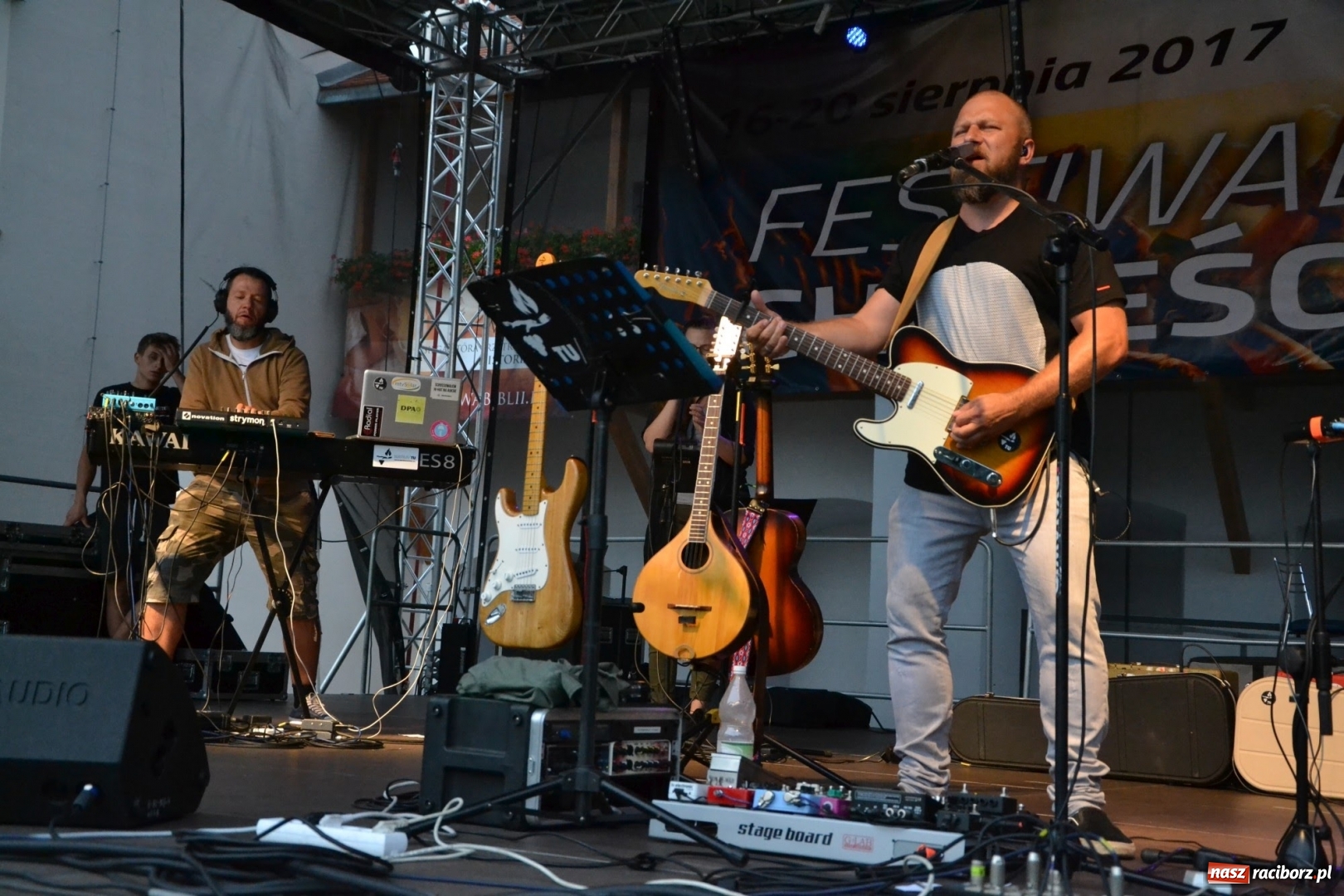Zdjęcie w galerii na portalu naszraciborz.pl: Mate.O na zamku w Raciborzu FOTOREPORTAŻ  wiadomości z regionu