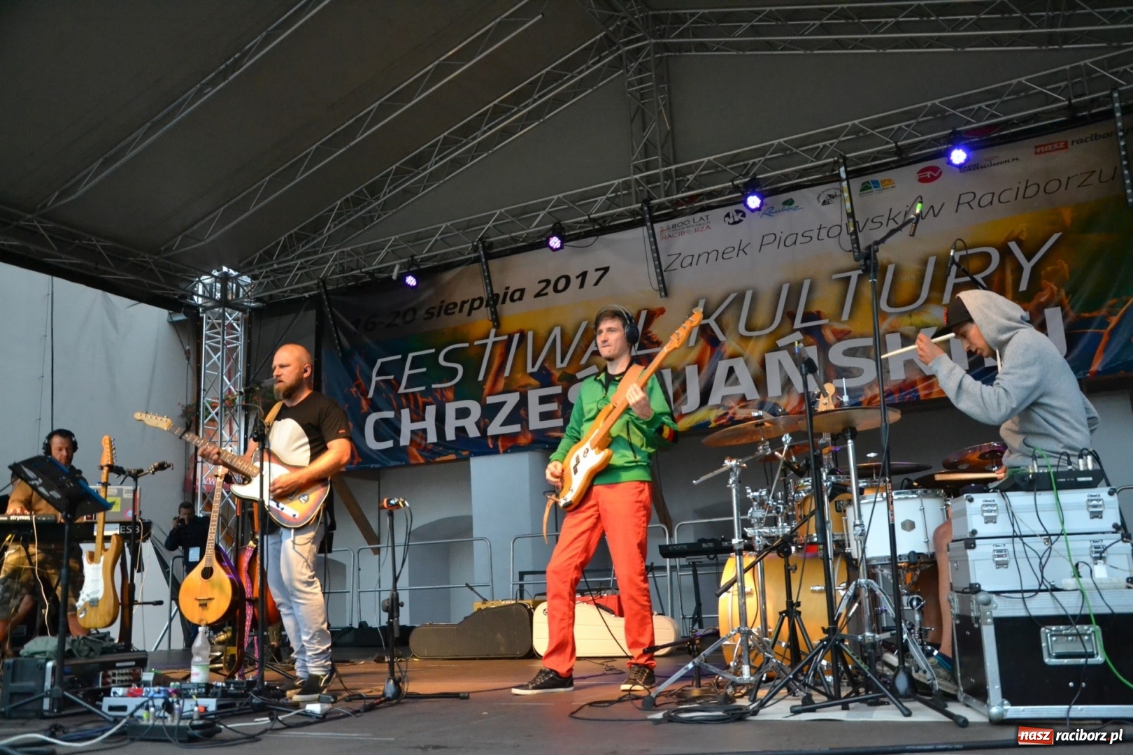 Zdjęcie w galerii na portalu naszraciborz.pl: Mate.O na zamku w Raciborzu FOTOREPORTAŻ  wiadomości z regionu