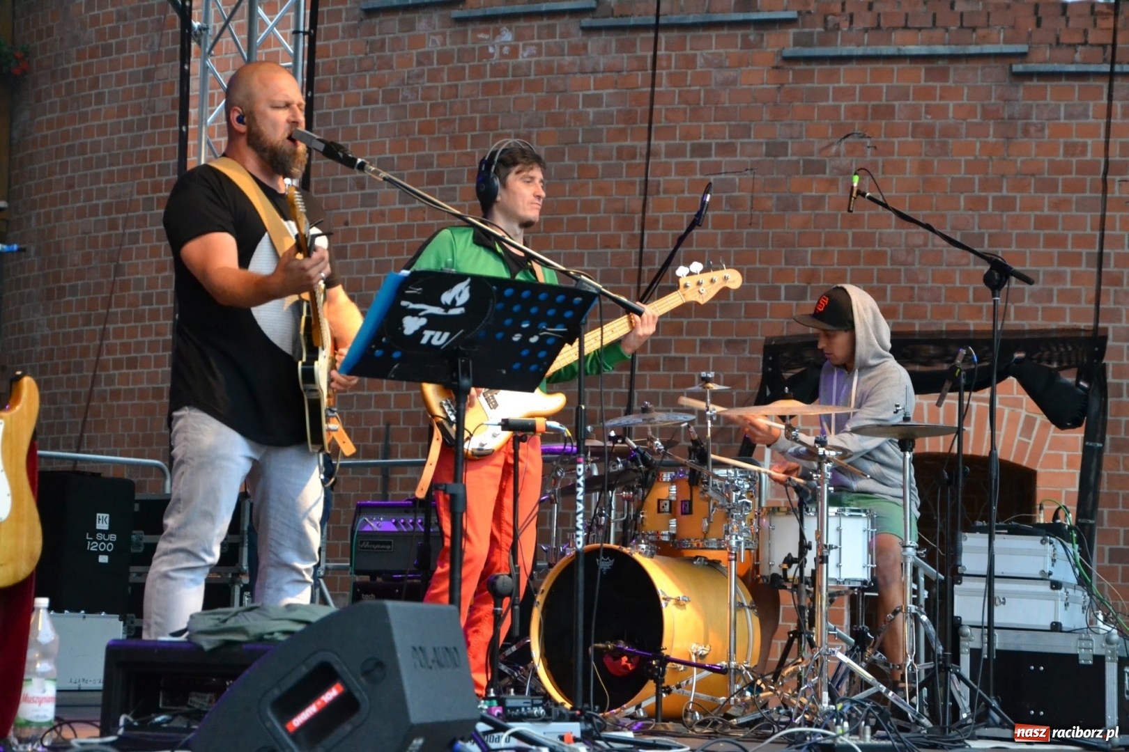 Zdjęcie w galerii na portalu naszraciborz.pl: Mate.O na zamku w Raciborzu FOTOREPORTAŻ  wiadomości z regionu