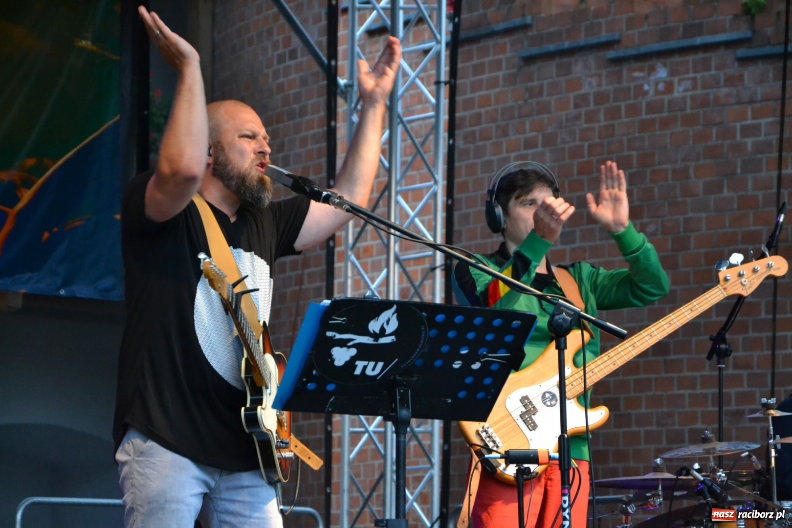 Zdjęcie w galerii na portalu naszraciborz.pl: Mate.O na zamku w Raciborzu FOTOREPORTAŻ  wiadomości z regionu