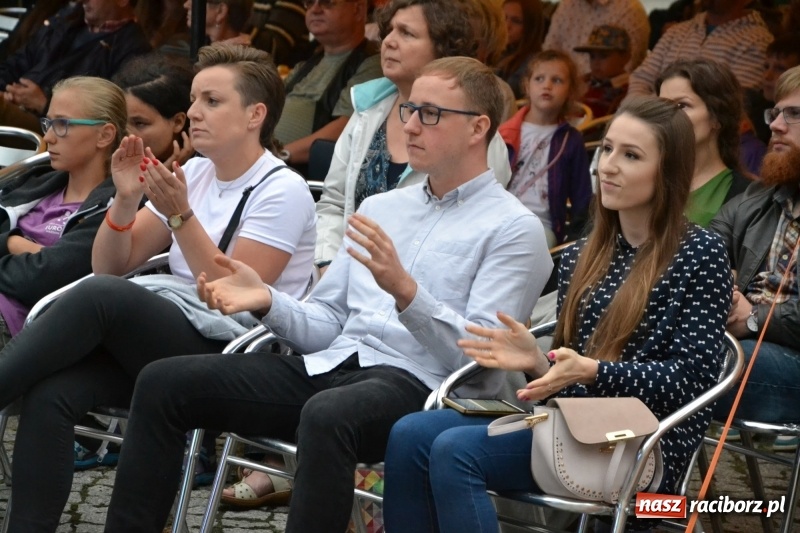 Zdjęcie w galerii na portalu naszraciborz.pl: Mate.O na zamku w Raciborzu FOTOREPORTAŻ  wiadomości z regionu