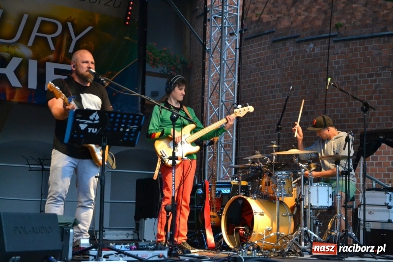 Zdjęcie w galerii na portalu naszraciborz.pl: Mate.O na zamku w Raciborzu FOTOREPORTAŻ  wiadomości z regionu