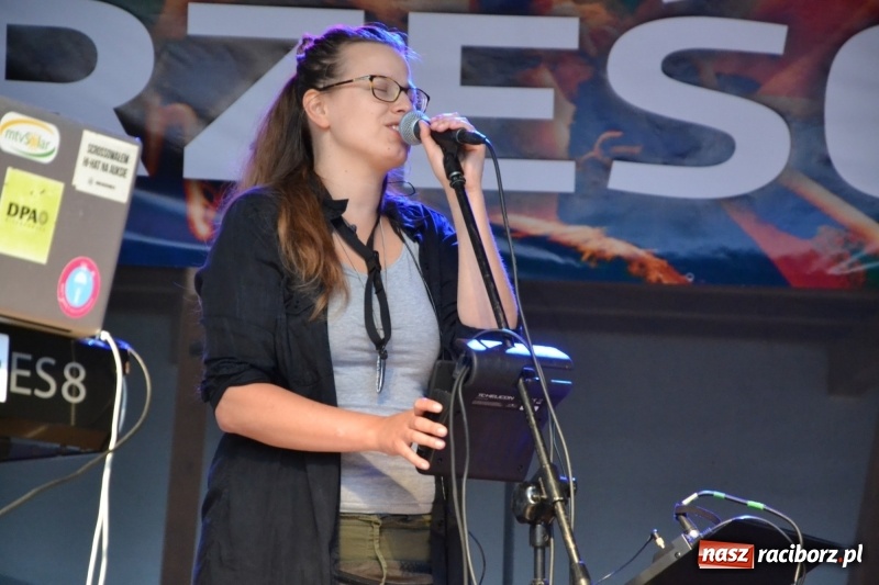 Zdjęcie w galerii na portalu naszraciborz.pl: Mate.O na zamku w Raciborzu FOTOREPORTAŻ  wiadomości z regionu