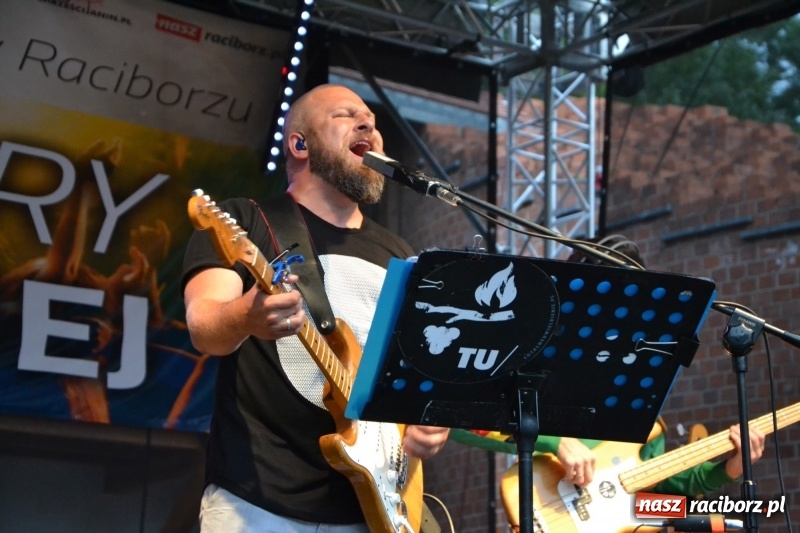 Zdjęcie w galerii na portalu naszraciborz.pl: Mate.O na zamku w Raciborzu FOTOREPORTAŻ  wiadomości z regionu