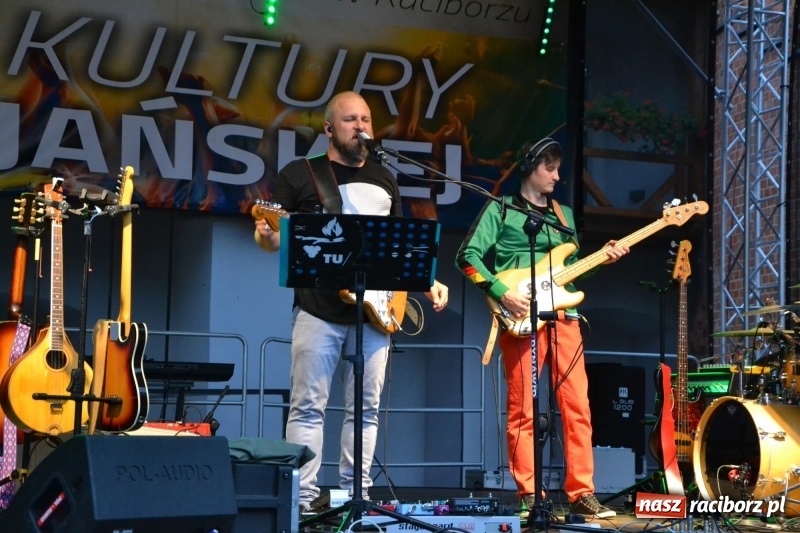 Zdjęcie w galerii na portalu naszraciborz.pl: Mate.O na zamku w Raciborzu FOTOREPORTAŻ  wiadomości z regionu