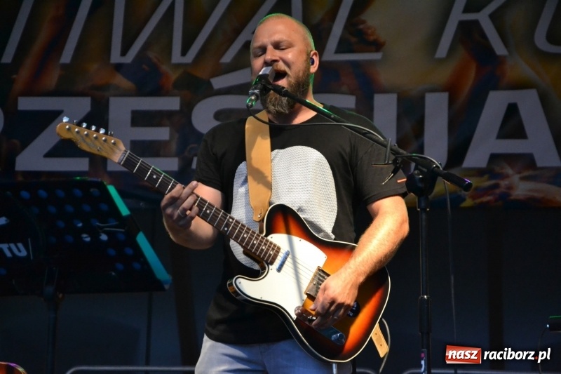 Zdjęcie w galerii na portalu naszraciborz.pl: Mate.O na zamku w Raciborzu FOTOREPORTAŻ  wiadomości z regionu