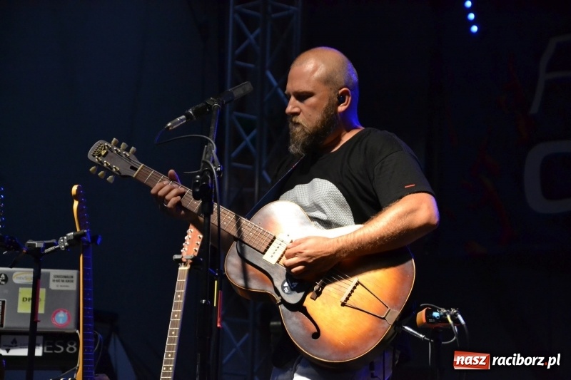 Zdjęcie w galerii na portalu naszraciborz.pl: Mate.O na zamku w Raciborzu FOTOREPORTAŻ  wiadomości z regionu