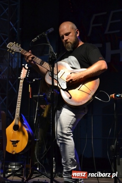 Zdjęcie w galerii na portalu naszraciborz.pl: Mate.O na zamku w Raciborzu FOTOREPORTAŻ  wiadomości z regionu