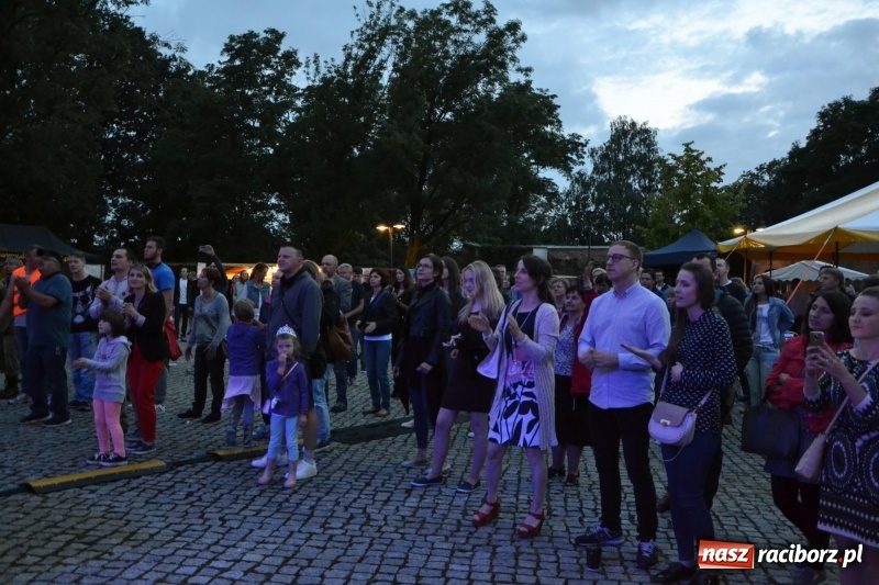 Zdjęcie w galerii na portalu naszraciborz.pl: Mate.O na zamku w Raciborzu FOTOREPORTAŻ  wiadomości z regionu