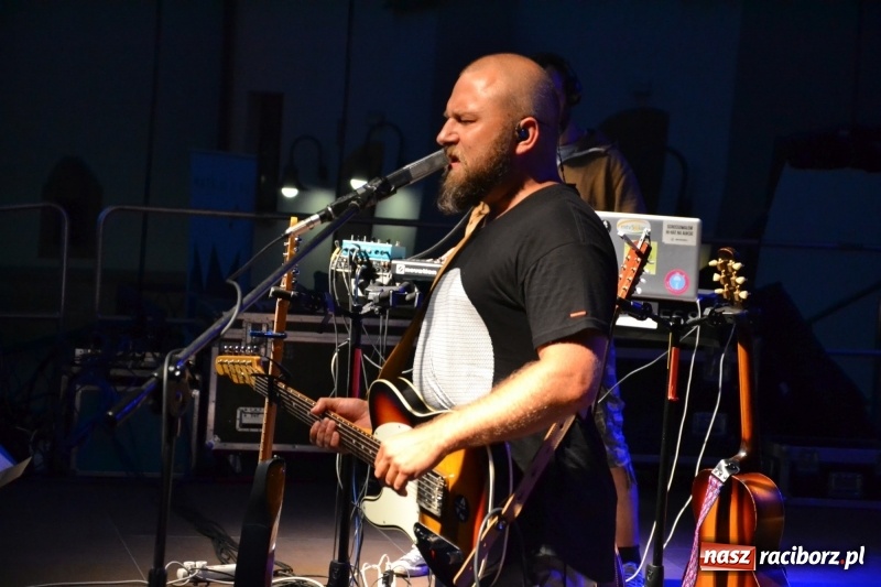 Zdjęcie w galerii na portalu naszraciborz.pl: Mate.O na zamku w Raciborzu FOTOREPORTAŻ  wiadomości z regionu