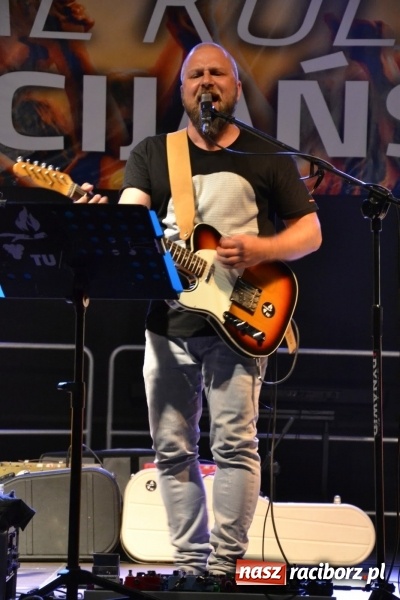 Zdjęcie w galerii na portalu naszraciborz.pl: Mate.O na zamku w Raciborzu FOTOREPORTAŻ  wiadomości z regionu