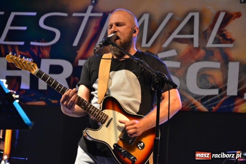 Zdjęcie w galerii na portalu naszraciborz.pl: Mate.O na zamku w Raciborzu FOTOREPORTAŻ  wiadomości z regionu