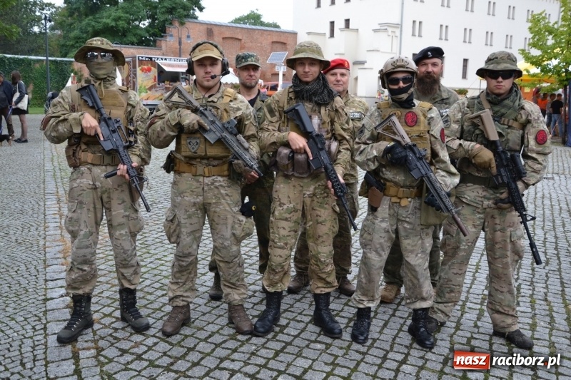Zdjęcie w galerii na portalu naszraciborz.pl: Mate.O na zamku w Raciborzu FOTOREPORTAŻ  wiadomości z regionu