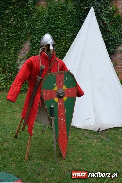 Zdjęcie w galerii na portalu naszraciborz.pl: Mate.O na zamku w Raciborzu FOTOREPORTAŻ  wiadomości z regionu