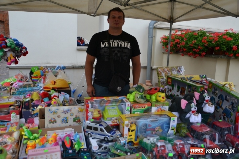 Zdjęcie w galerii na portalu naszraciborz.pl: Mate.O na zamku w Raciborzu FOTOREPORTAŻ  wiadomości z regionu