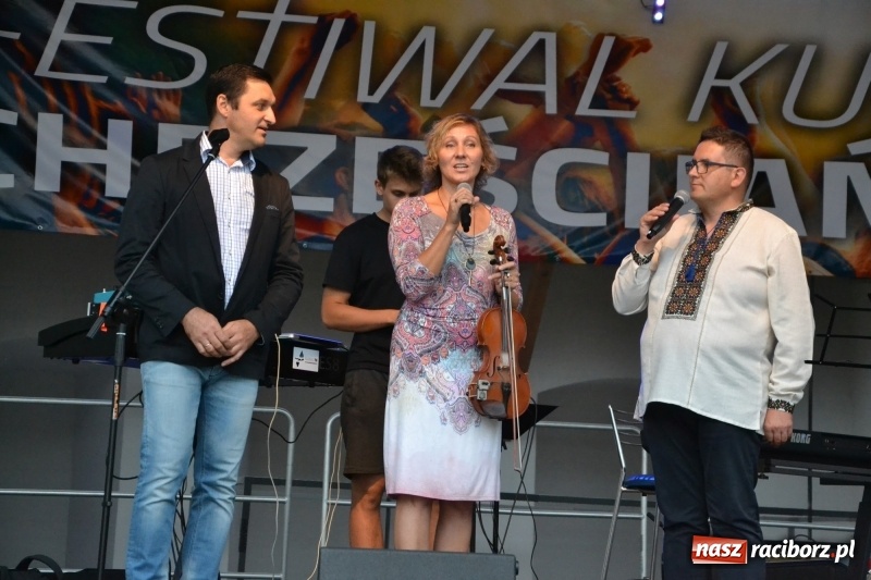 Zdjęcie w galerii na portalu naszraciborz.pl: Mate.O na zamku w Raciborzu FOTOREPORTAŻ  wiadomości z regionu