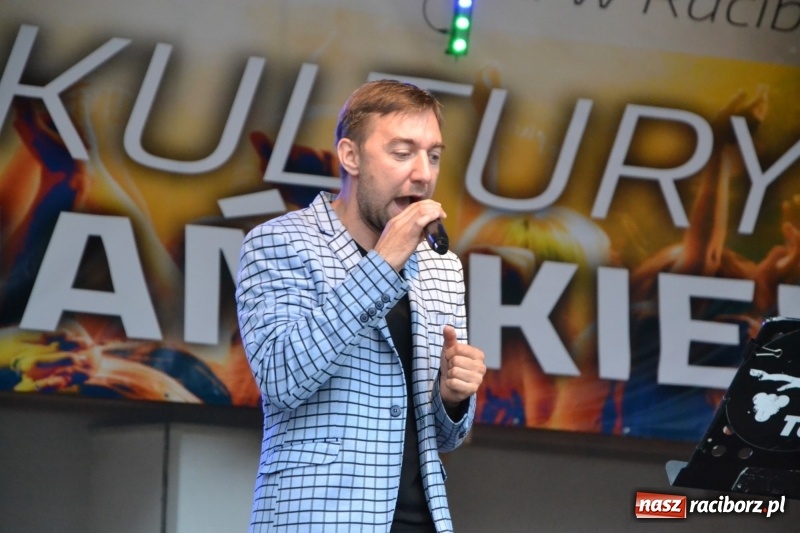 Zdjęcie w galerii na portalu naszraciborz.pl: Mate.O na zamku w Raciborzu FOTOREPORTAŻ  wiadomości z regionu