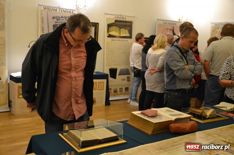 Zdjęcie w galerii na portalu naszraciborz.pl: Mate.O na zamku w Raciborzu FOTOREPORTAŻ  wiadomości z regionu