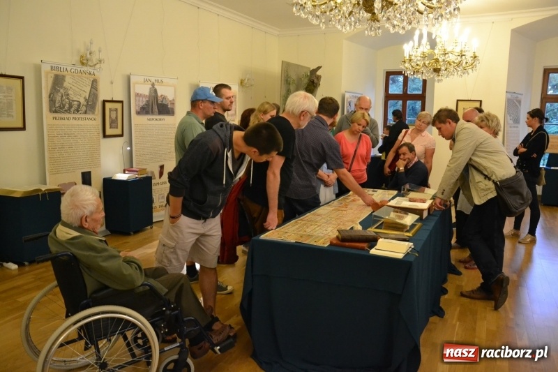 Zdjęcie w galerii na portalu naszraciborz.pl: Mate.O na zamku w Raciborzu FOTOREPORTAŻ  wiadomości z regionu