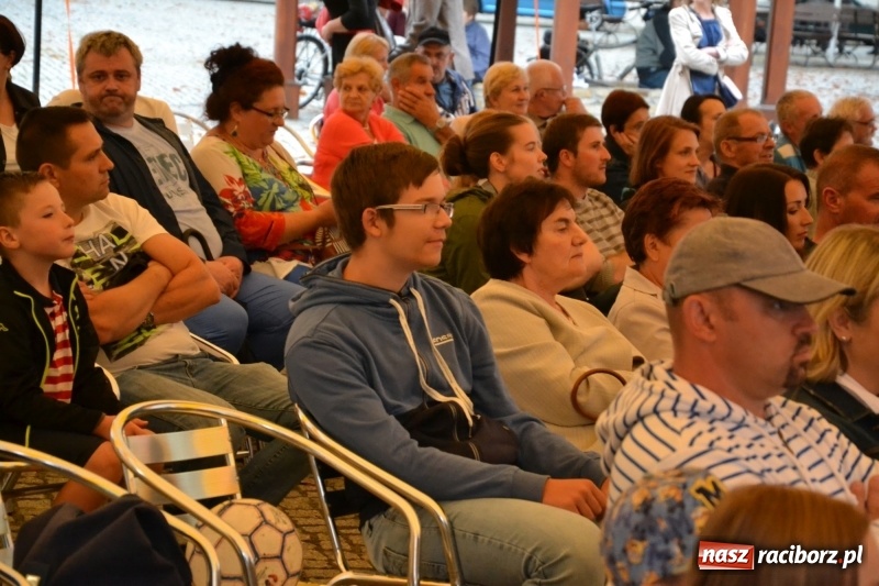 Zdjęcie w galerii na portalu naszraciborz.pl: Mate.O na zamku w Raciborzu FOTOREPORTAŻ  wiadomości z regionu