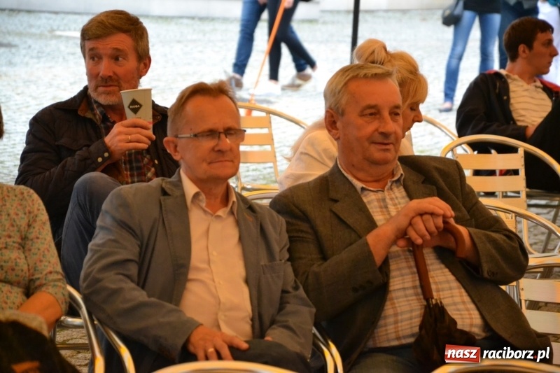 Zdjęcie w galerii na portalu naszraciborz.pl: Mate.O na zamku w Raciborzu FOTOREPORTAŻ  wiadomości z regionu