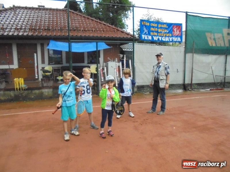 Zdjęcie w galerii na portalu naszraciborz.pl: Medale Solidarności dla najmłodszych wiadomości z regionu