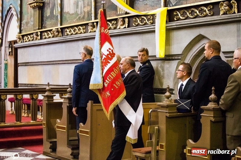 Zdjęcie w galerii na portalu naszraciborz.pl: Msza św. za poległych strażaków i NSZZ Solidarność  wiadomości z regionu