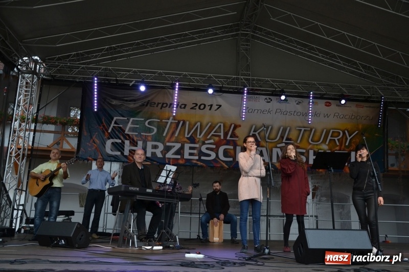 Zdjęcie w galerii na portalu naszraciborz.pl: Koncert uwielbienia kończy Festiwal Kultury Chrześcijańskiej w Raciborzu wiadomości z regionu