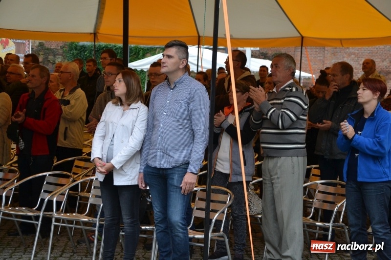 Zdjęcie w galerii na portalu naszraciborz.pl: Koncert uwielbienia kończy Festiwal Kultury Chrześcijańskiej w Raciborzu wiadomości z regionu