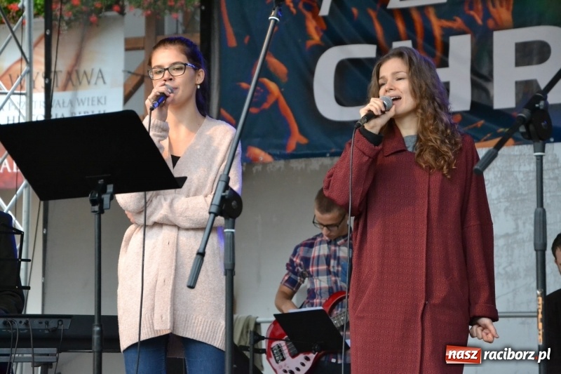 Zdjęcie w galerii na portalu naszraciborz.pl: Koncert uwielbienia kończy Festiwal Kultury Chrześcijańskiej w Raciborzu wiadomości z regionu